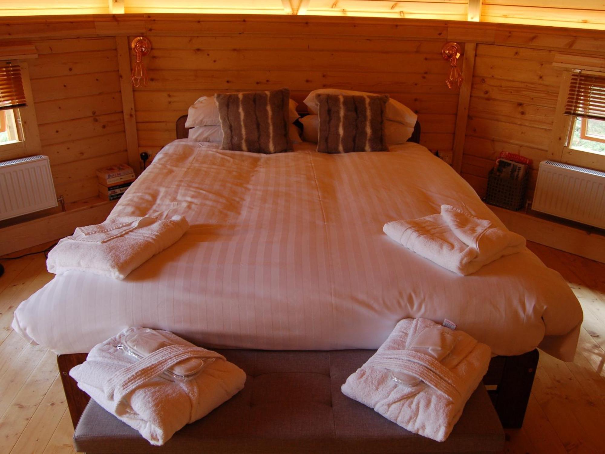 Romantic Rural Retreats Крукерн Номер фото